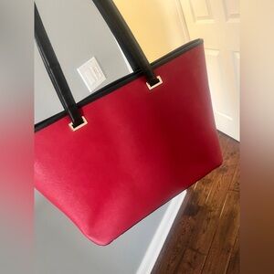 Lo & Sons Seville Tote- new inserts two shells (white/red), 15”